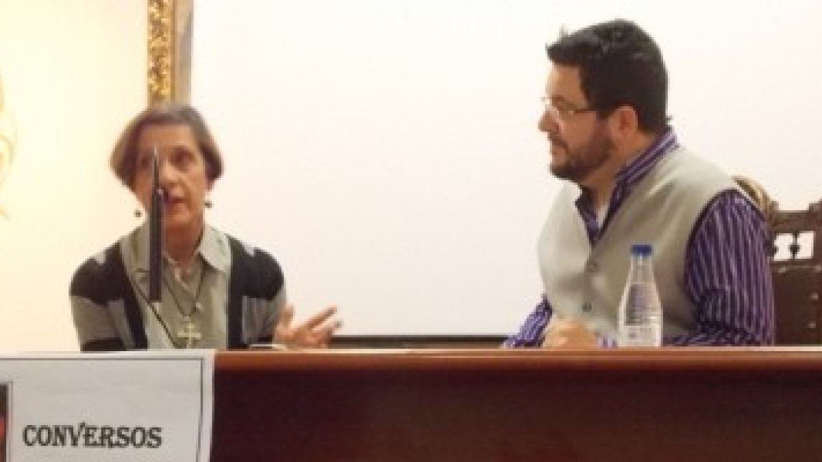 Suso del Pino junto a Pilar Gutiérrez, coordinadora de Apóstoles de la vida