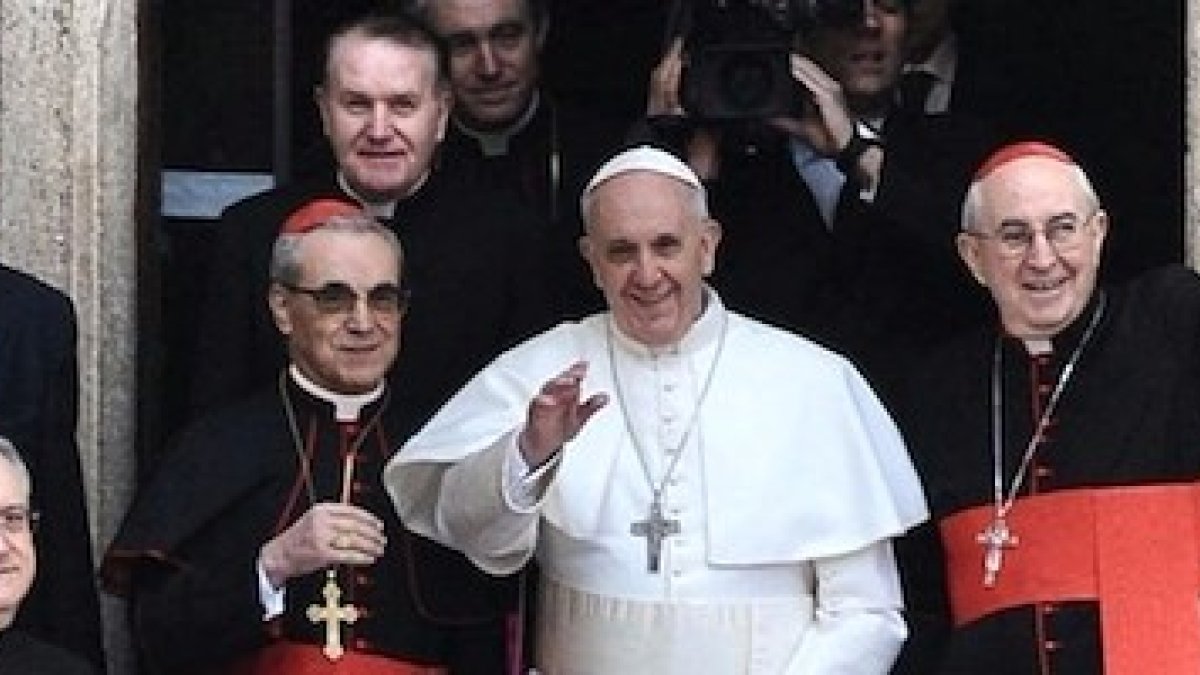 El grupo de colaboradores del Papa está cada vez más definido.