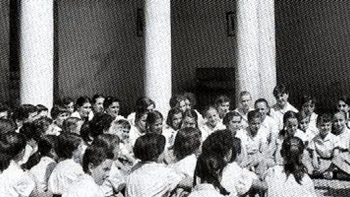 Queremos formar a las camaradas para que sean auténticamente católicas, le pidió Pilar Primo de Rivera a Fray Justo.