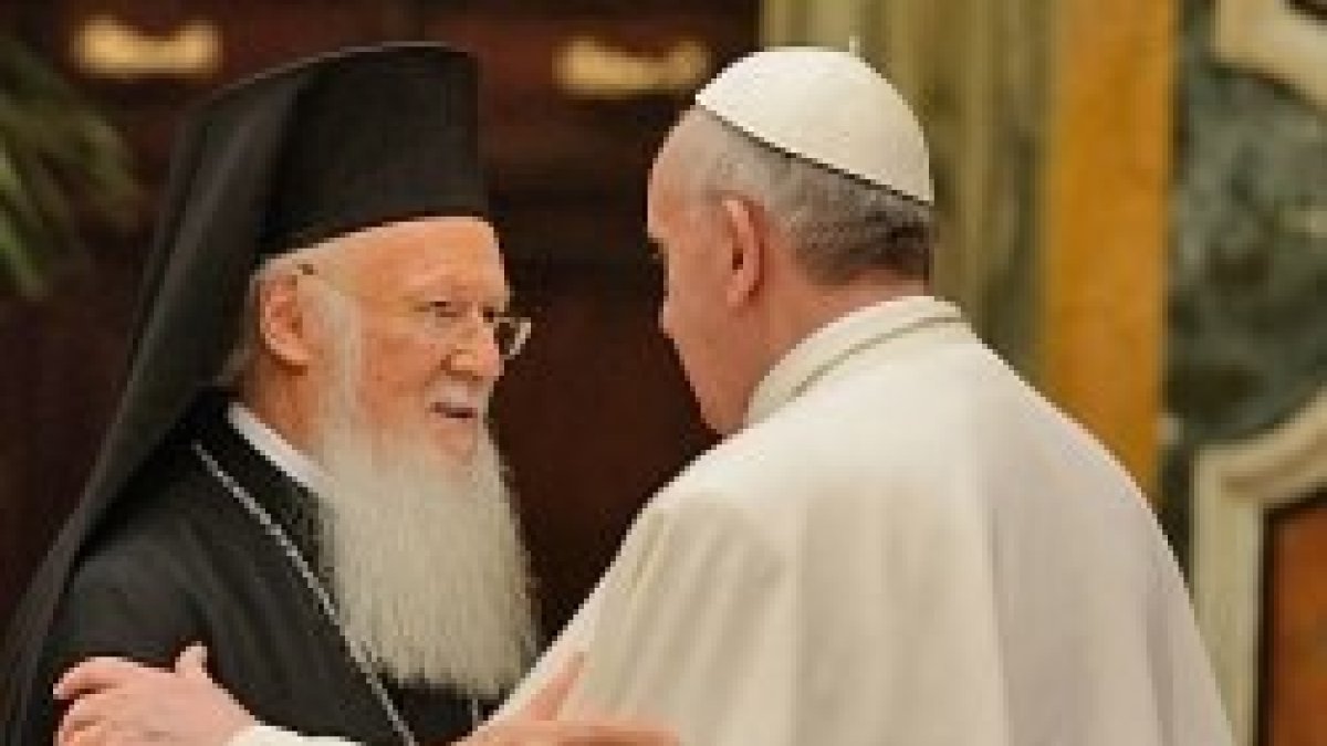 Bartolomé con el Papa Francisco - el Patriarca asegura que católicos, ortodoxos y protestantes se opondrán a que Hagia Sophia sea mezquita