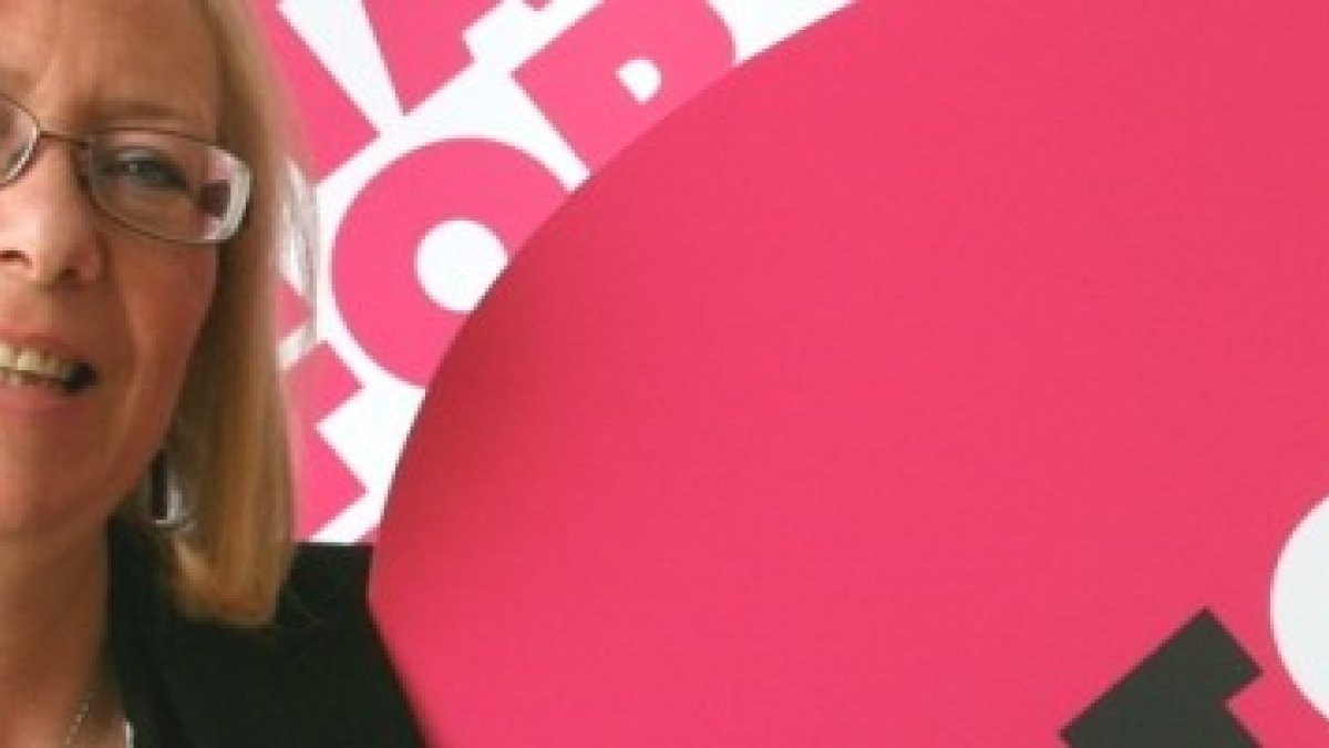 Elaine Smith, diputada laborista en el Parlamento de Escocia, se mantuvo firme en una votación que iba a perder a pesar de amenazas e insultos