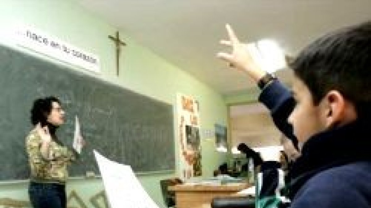 En España hay muchos trucos y trabas para impedir que los padres puedan elegir religión en el colegio