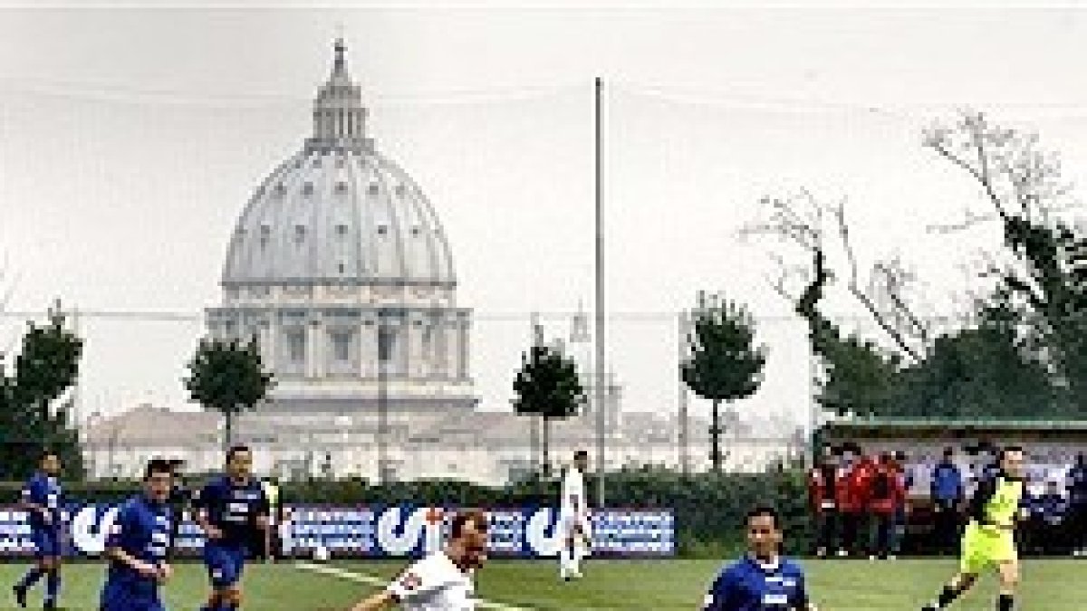 La Clericus Cup se juega en un campo asomado a San Pedro.