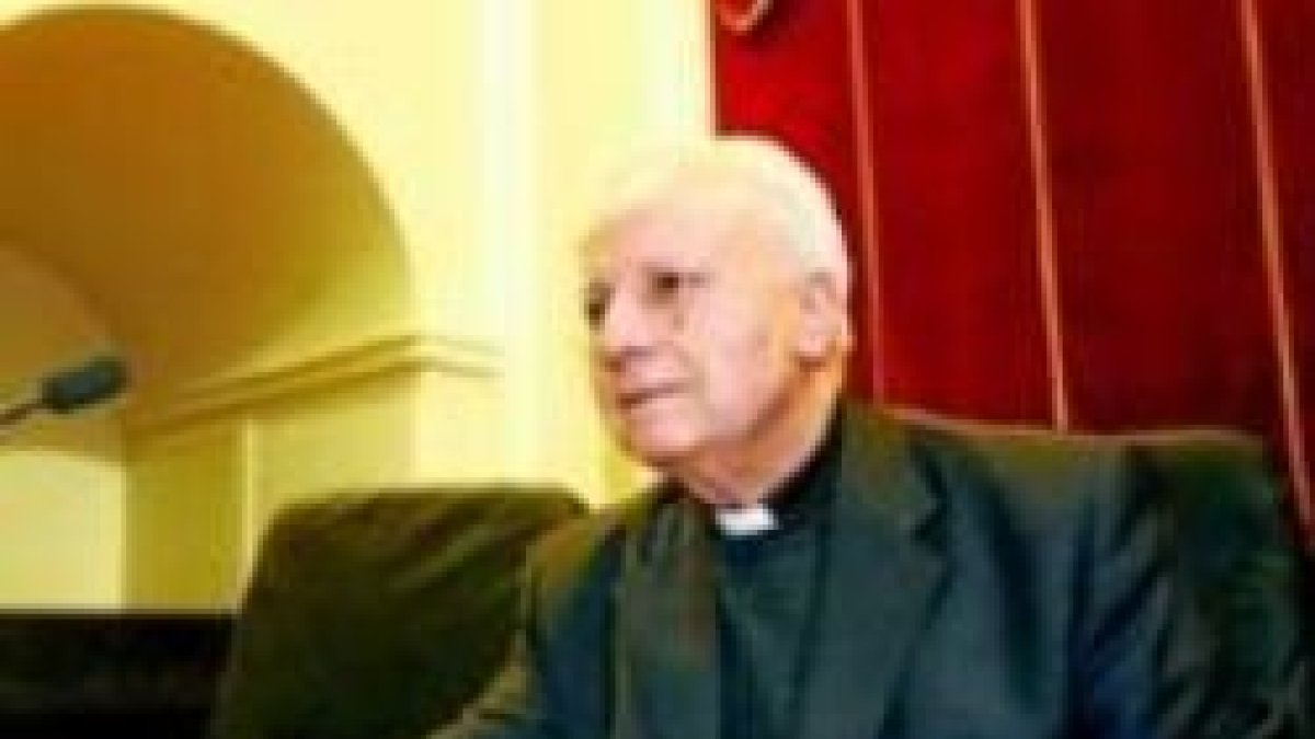 Antonio Gil, sacerdote, periodista y desde este año, bloguero de ReligiónEnLibertad