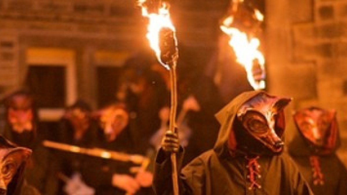 En la noche de Halloween grupos satánicos realizan, a veces, rituales peligrosos