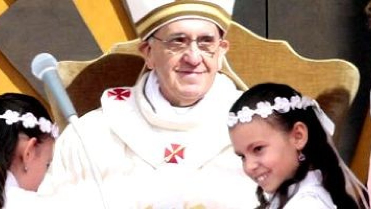El Papa Francisco, en un año, ha dejado innumerables imágenes con niños, enfermos y peregrinos