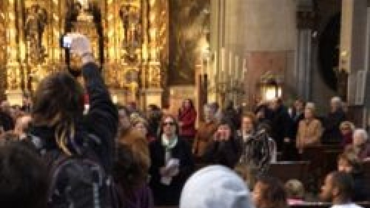 Una escena del asalto abortista a Sant Miquel de Palma de Mallorca