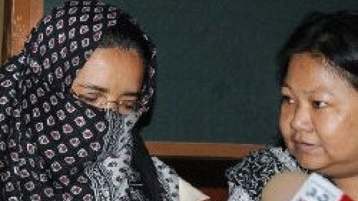 La hermana Meena ha ocultado su rostro, pero no su historia ni su denuncia, pidiendo públicamente justicia, pero sin ira