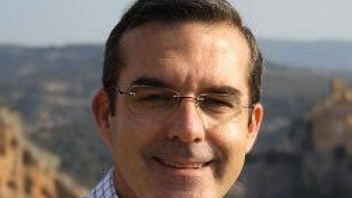 El senador por Huesca, Ángel Pintado, es una voz autorizada desde que se opuso a una ley anti-vida del PP en 2003