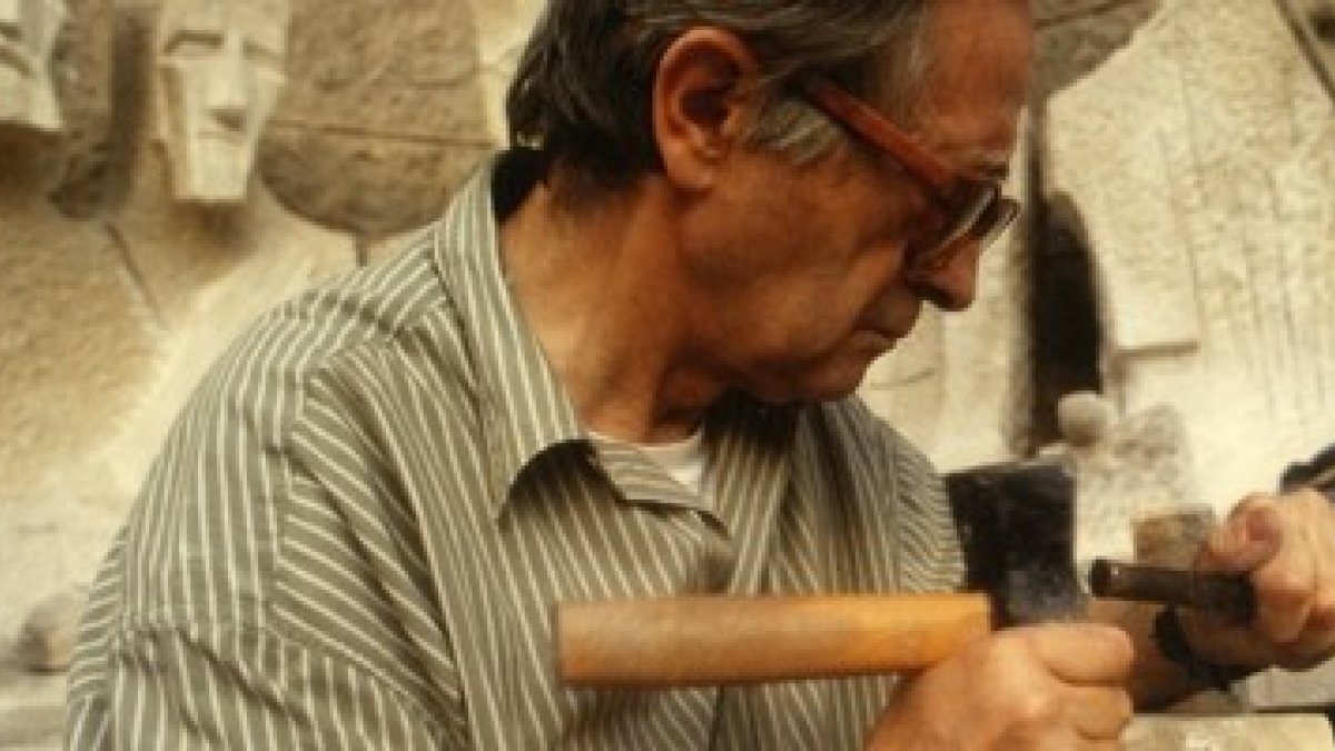 Subirachs en una foto de 1991 trabaja en sus esculturas de la Sagrada Familia