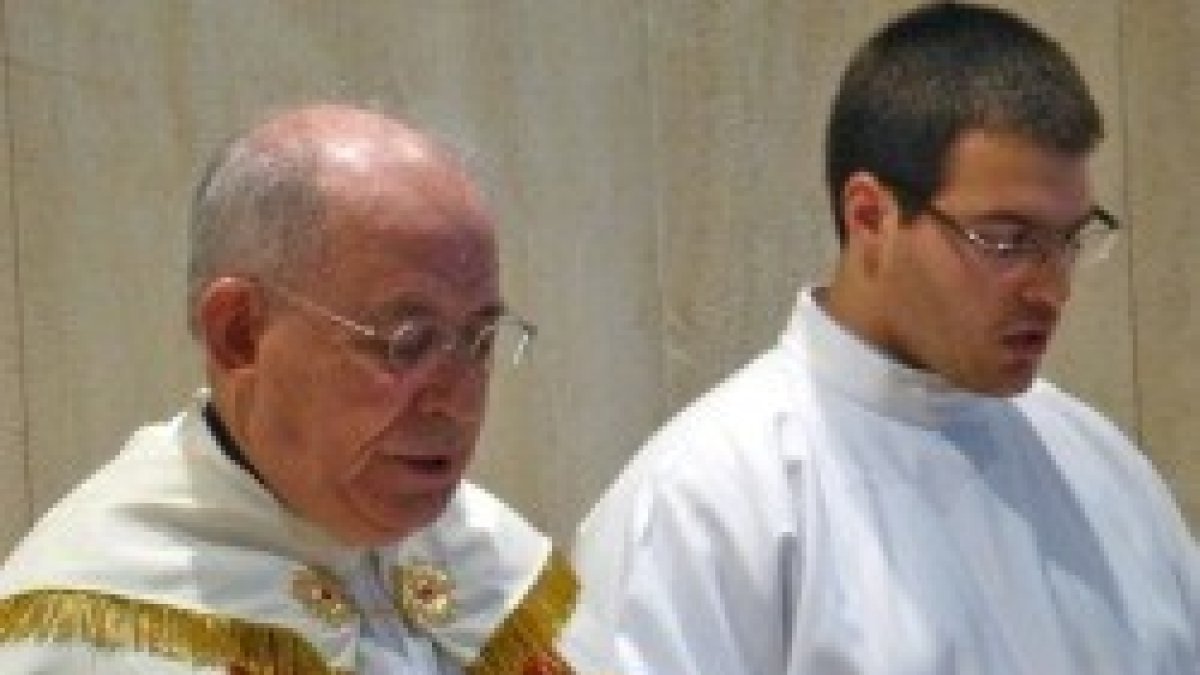 El arzobispo Gil Hellín, en oración de Laudes, junto a un seminarista