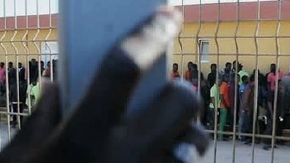 Mohamed cuenta que los 40 días en el CIE -centro de extranjeros- fueron peores que los 3 años en la cárcel española por ser patrón de pateras