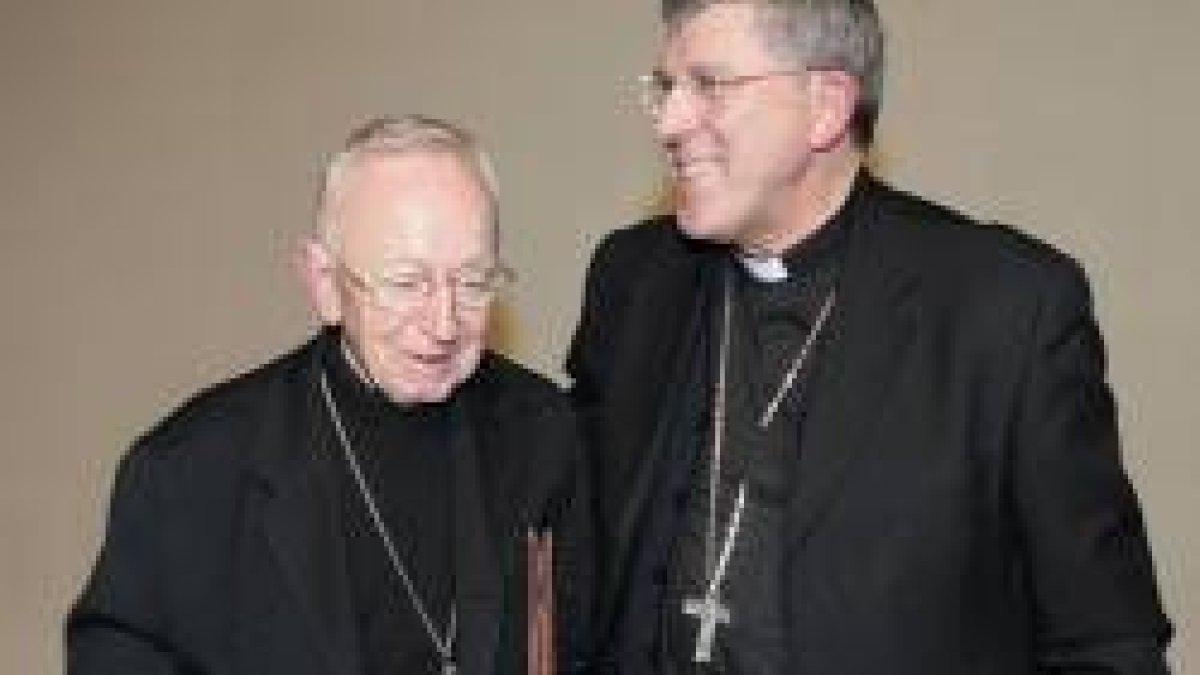 El arzobispo José Delicado con Braulio Rodríguez, su sucesor inmediato en Valladolid -hoy arzobispo de Toledo