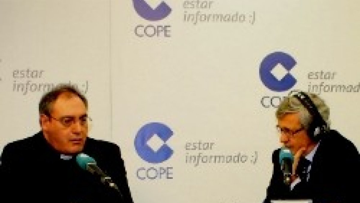 Gil Tamayo, secretario de la Conferencia Episcopal, defiende que haya prensa católica con periodistas católicos