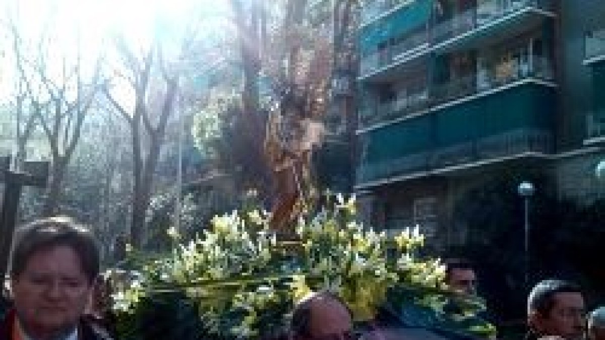 La imagen de San José de la Montaña procesionó de Santa María de Gracia a la Sagrada Familia
