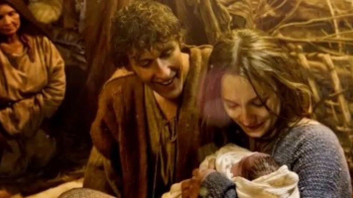 María, un joven José sin barba y el pequeño Jesús, en la película Son of God -Hijo de Dios