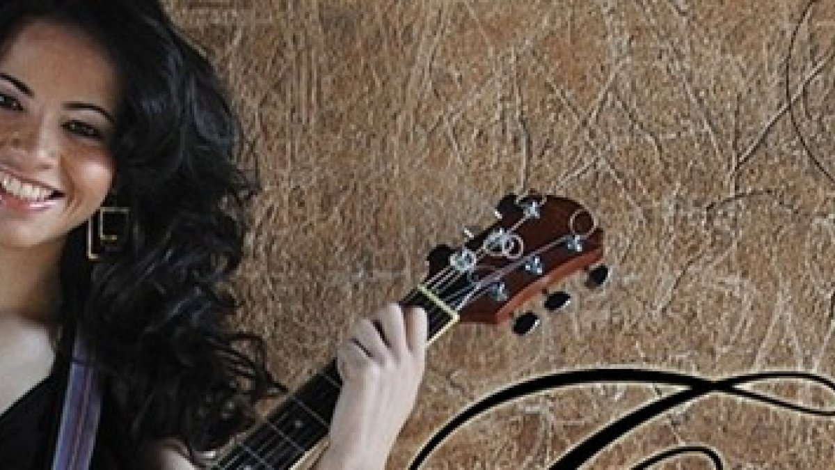 La cantante Celinés