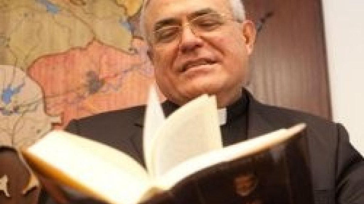 El obispo Demetrio tiene los papeles de la mezquita en regla desde la Edad Media