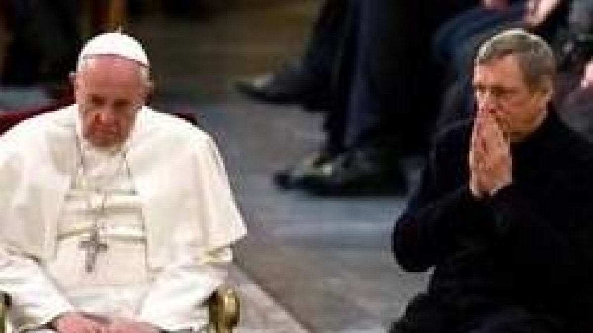 El papa Francisco, durante la vigilia por las víctimas de la violencia de la mafia