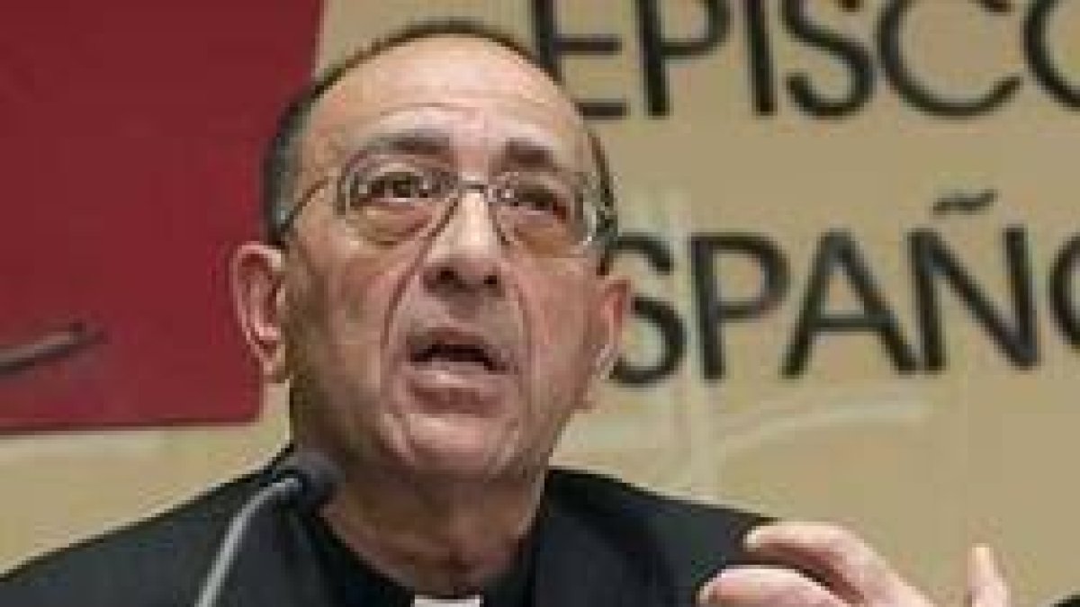 Juan José Omella es el presidente de Pastoral Social de la Conferencia Episcopal y de alguna manera pastor espiritual de Cáritas