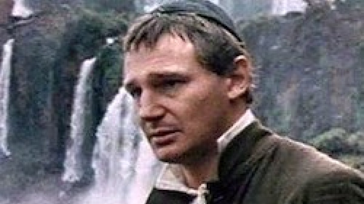 Liam Neeson acompañó a Robert de Niro y Jeremy Irons hasta las Reducciones jesuíticas.