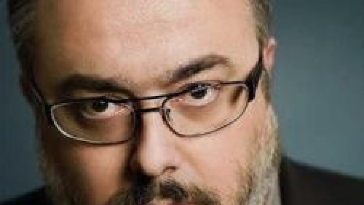 Álex de la Iglesia, pese a su opción por el cine irreverente, tiene claro que el hombre peca y necesita la confesión y el perdón