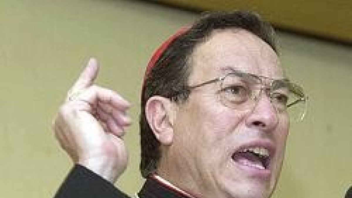 El cardenal Maradiaga está denunciando las atrocidades de la guerra, especialmente contra civiles