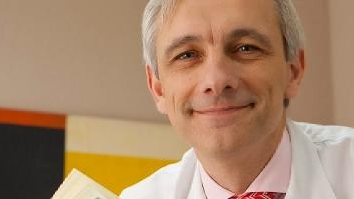 El doctor Schlatter, psiquiatra explica que una cosa es la culpa, y otra el complejo de culpa, y que el perdón es humano, curativo, libre y liberador