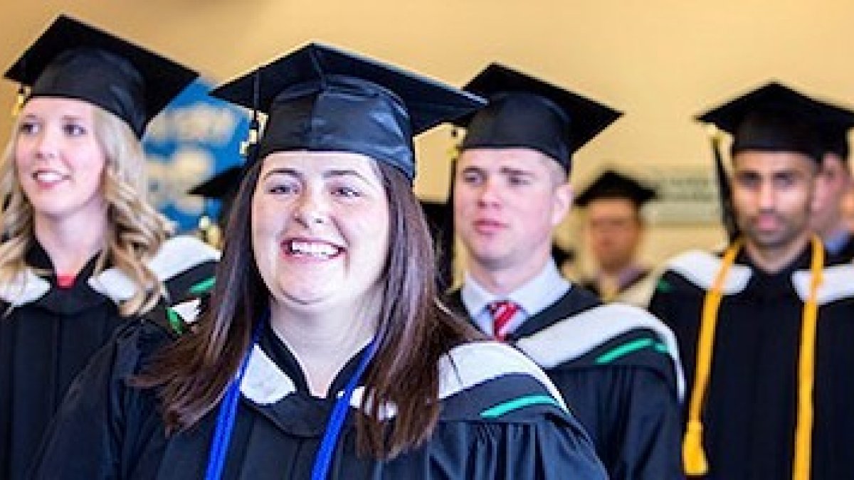 Alumnos de la promoción 2014 de la Trinity Western University.