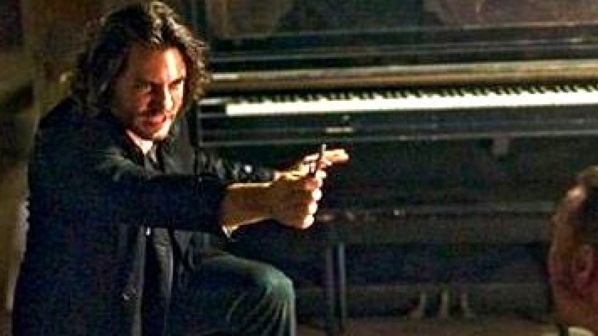 Líbranos del Mal es la historia de un sargento de policía en el peor barrio de Nueva York y un sacerdote exorcista hispano que ha de reconstruir su vida