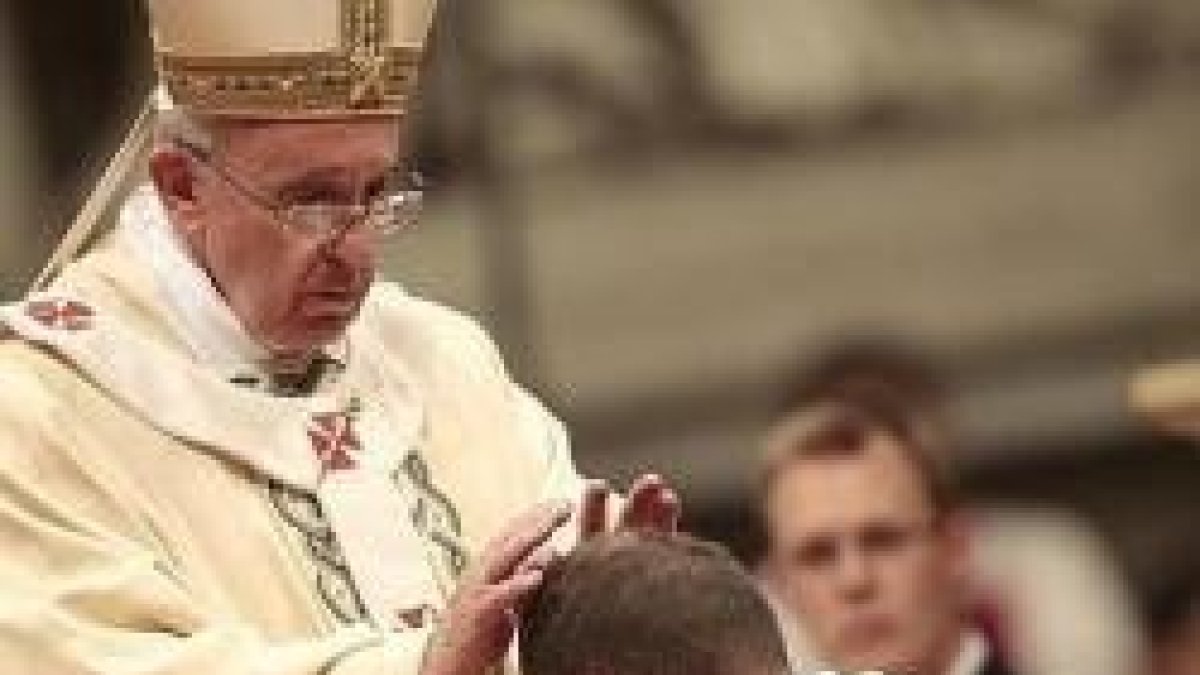 El Papa Francisco insiste a los nuevos sacerdotes en que no regañen al confesar