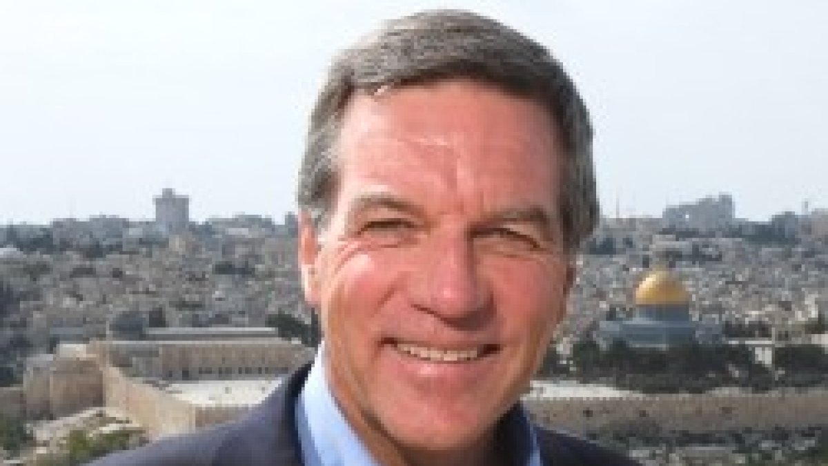 Chris Mitchell, jefe de la cadena CBN en Oriente Medio