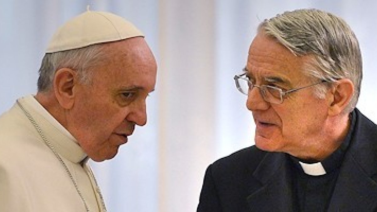 El padre Lombardi no ha tardado en señalar la peculiar forma de citar que tiene Scalfari para ocultar dónde hay literalidad y dónde no.