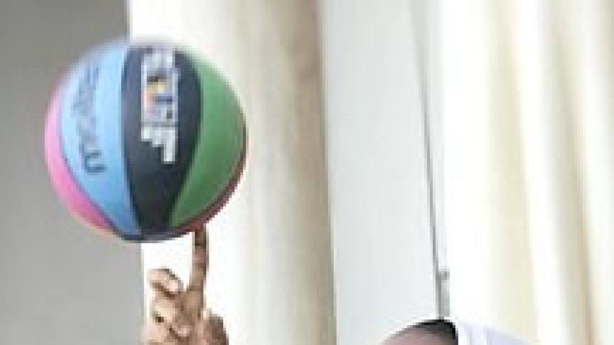 Son monjas, viven en Sevilla y juegan al baloncesto