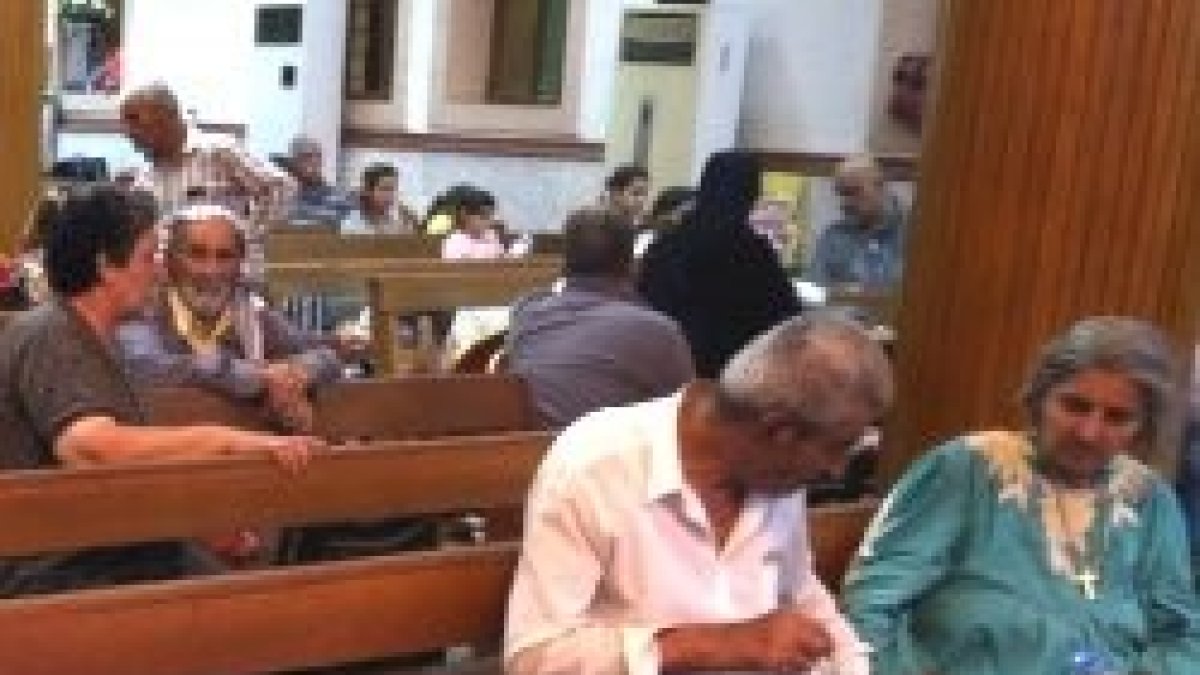 Refugiados iraquíes en una iglesia del Kurdistán