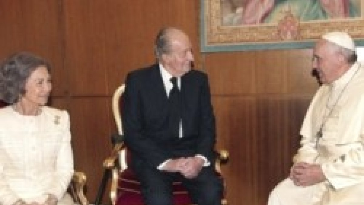 Por primera vez en una audiencia privada -de las más largas de su pontificado- Francisco ha podido hablar con los Reyes de España