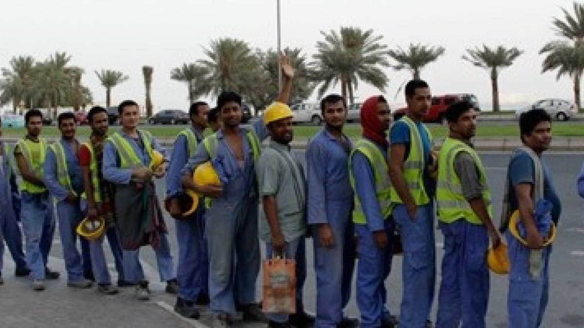 Trabajadores nepalíes en Qatar... los 5 países con más inmigración nepalí son musulmanes, y les tratan mal