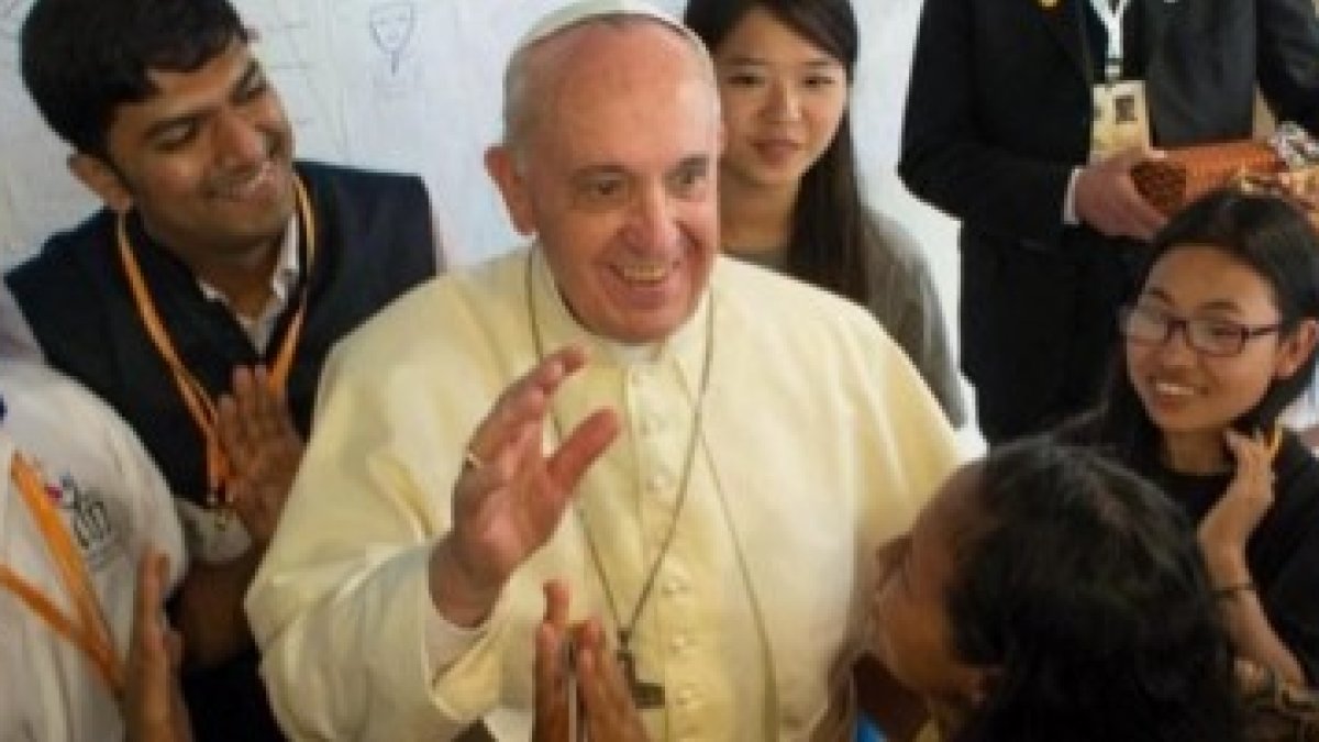Francisco en su despedida: «¡Jóvenes, despertad y llevad la sabiduría del cristianismo a toda Asia!»