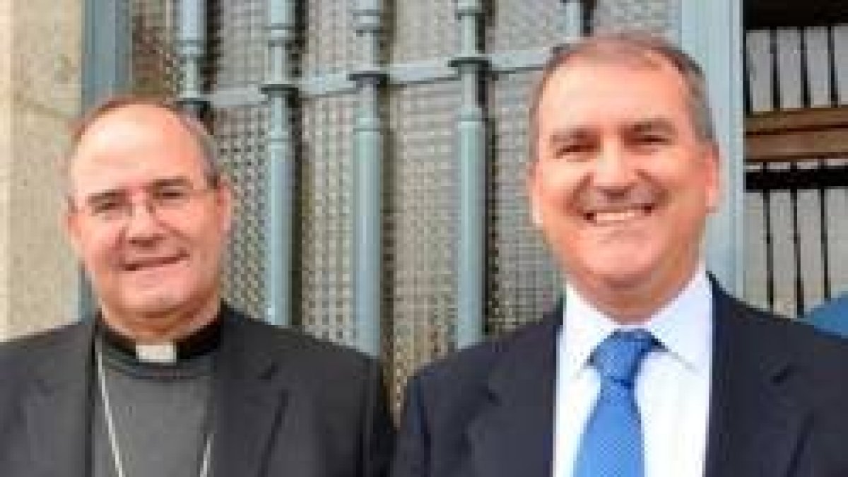 José Luis Acebes y el obispo Cerro, de Coria-Cáceres