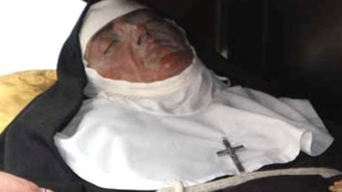 La Madre Úrsula Micaela, mística en proceso de beatificación murió hace 311 años, nunca fue enterrada, su cuerpo se conserva así