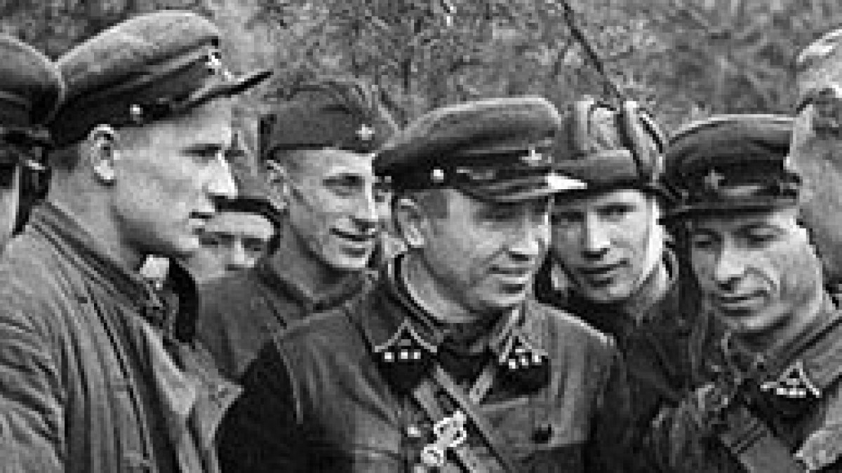 22 de septiembre de 1939 en Brest - soldados de la URSS y el Tercer Reich confraternizan 5 días después de la invasión soviética a Polonia
