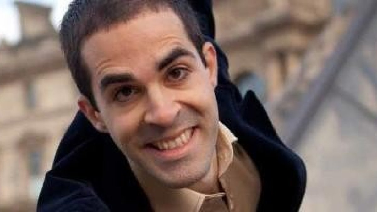 Philippe Ariño ha encontrado la felicidad en la fe y la castidad... y denuncia la tristeza maquillada de la vida gay