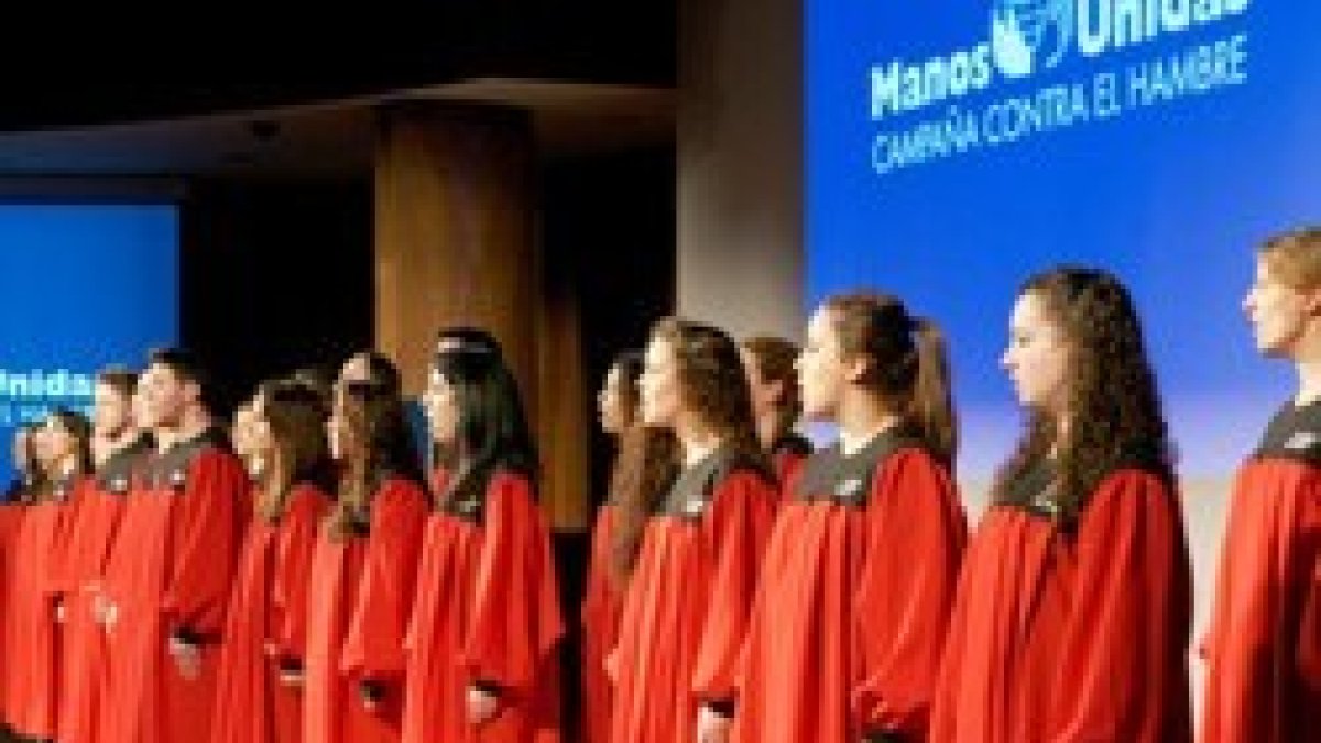 Un coro gospel en un acto de presentación de campaña de Manos Unidas en Madrid en febrero de 2014