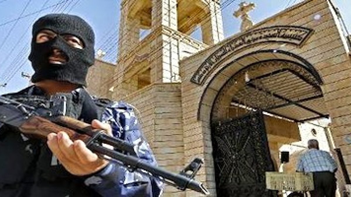 Un puñado de cristianos y de milicias kurdas aguardan la ofensiva de los islamistas.