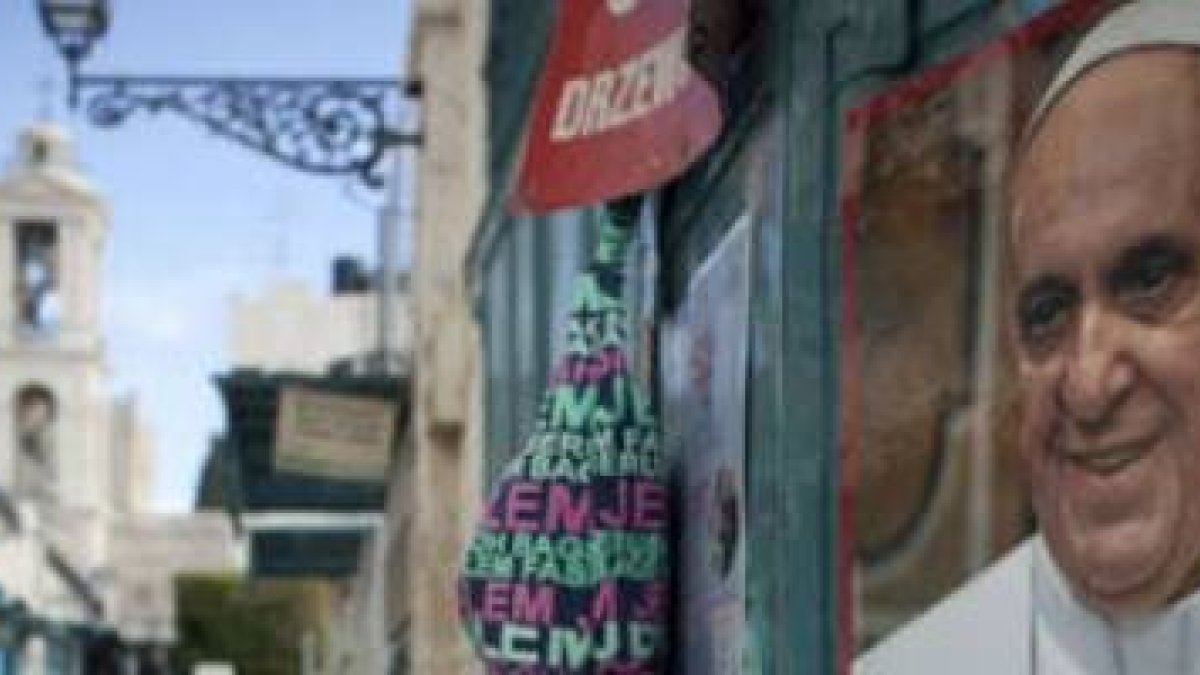 Cártel del Papa Francisco en Jordania