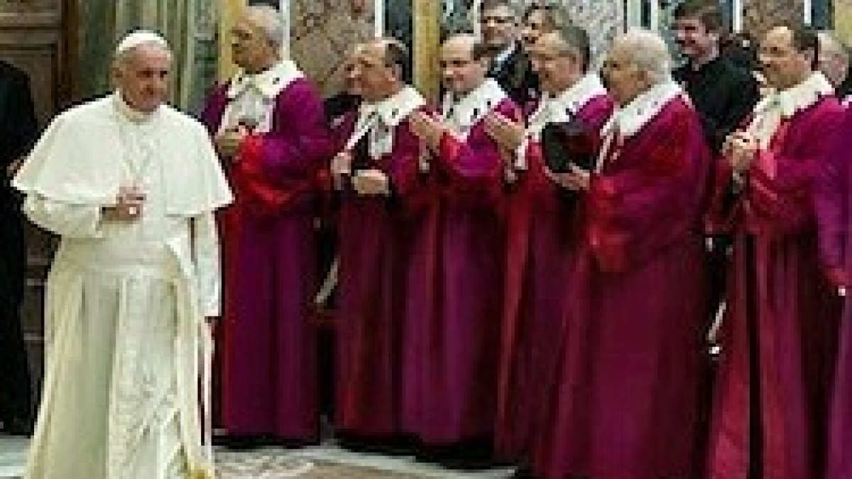 Francisco, en una audiencia a los miembros del Tribunal de la Rota.
