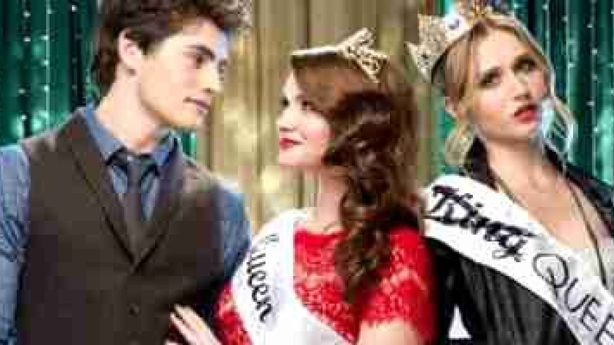 Faking It, en el canal MTV, es propaganda gay en formato teleserie tonta juvenil; es espectador acaba deseando que las protagonistas heterosexuales sean felices lesbianas