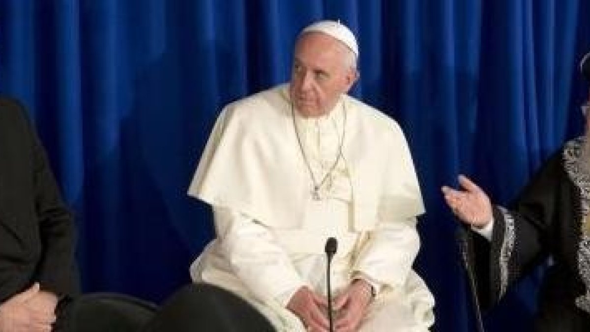 El Papa Francisco en su encuentro con el Gran Rabino askenazí y el Gran Rabino sefardí