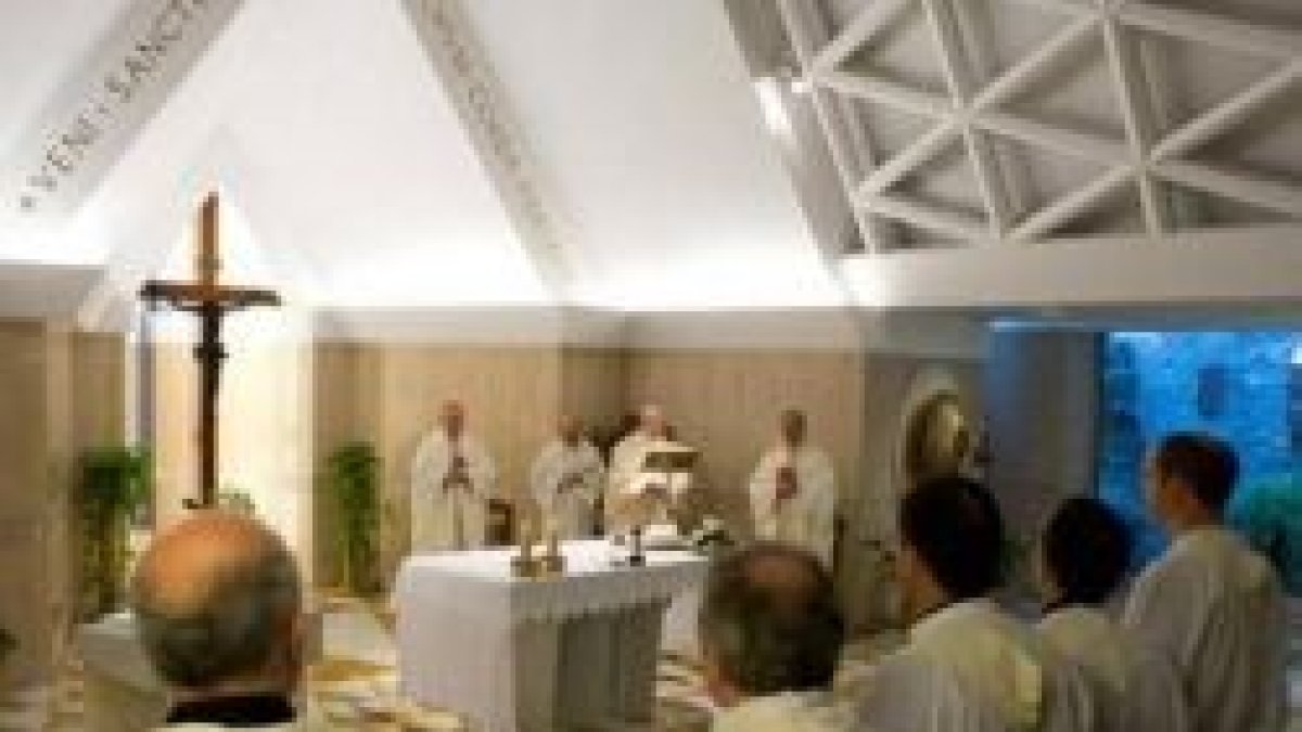 El Papa Francisco predica en las misas matutinas en la residencia Santa Marta