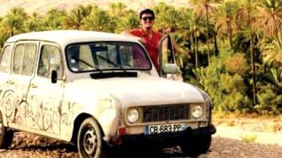 El joven Vincent con su Cuatro Latas en Egipto... visitó también Sudán, Eritrea, Etiopía y pasó luego a Asia